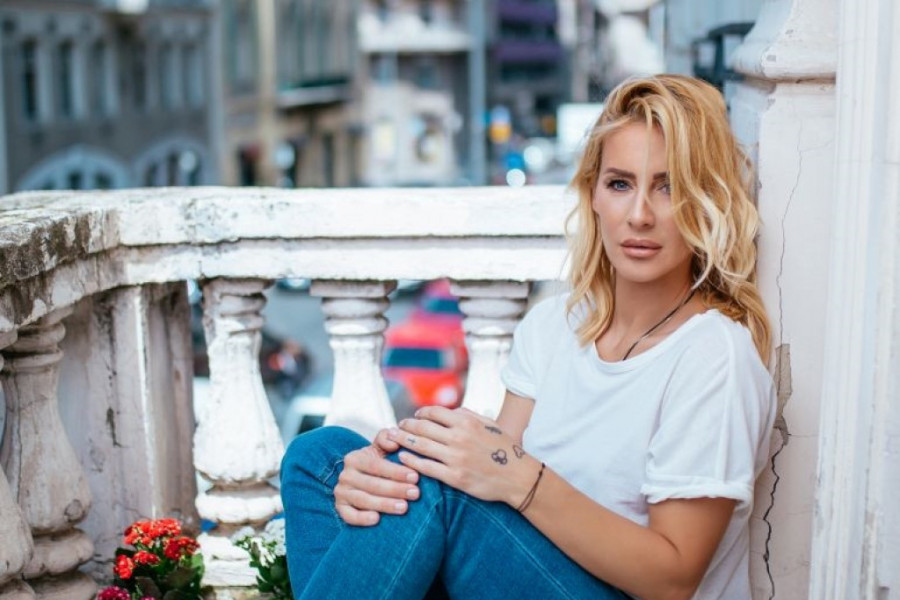 Milica Dabović iskreno: Sela sam u kafić, isplakala se i onda pomirila sa sestrom Milica Dabović iskreno: Sela sam u kafić, isplakala se i onda pomirila sa sestrom