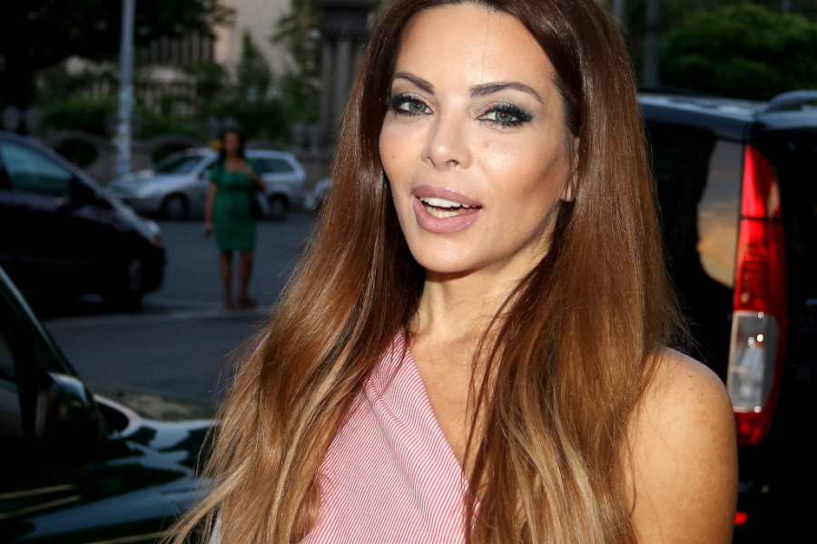 Svi su oduševljeni HIT torbicom Nikoline Pišek, ali tek da vidite kakav je gospodin njen suprug (foto) Svi su oduševljeni HIT torbicom Nikoline Pišek, ali tek da vidite kakav je gospodin njen suprug (foto)