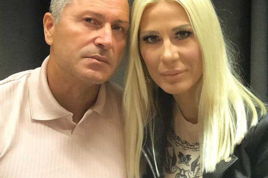 Vrela scena iz kupatila: Vesna u toplesu fotkala zanosno telo Đoleta Đoganija (foto)