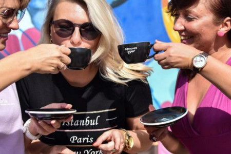 Šta spaja najlepše cveće i najbolju kafu? Odgovor je Doncafé!