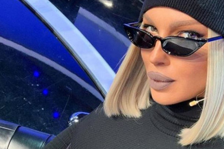 OSTAVLJA BEZ DAHA: Jelena Karleuša u LUKSUZNOM BRENDU od glave do pete! (foto)
