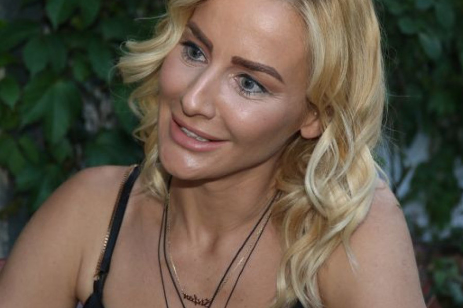 Milica Dabović pokazala TELO POPUT VIOLINE, pogled na njena istetovirana leđa ODUZIMA DAH! (foto) Milica Dabović pokazala TELO POPUT VIOLINE, pogled na njena istetovirana leđa ODUZIMA DAH! (foto)