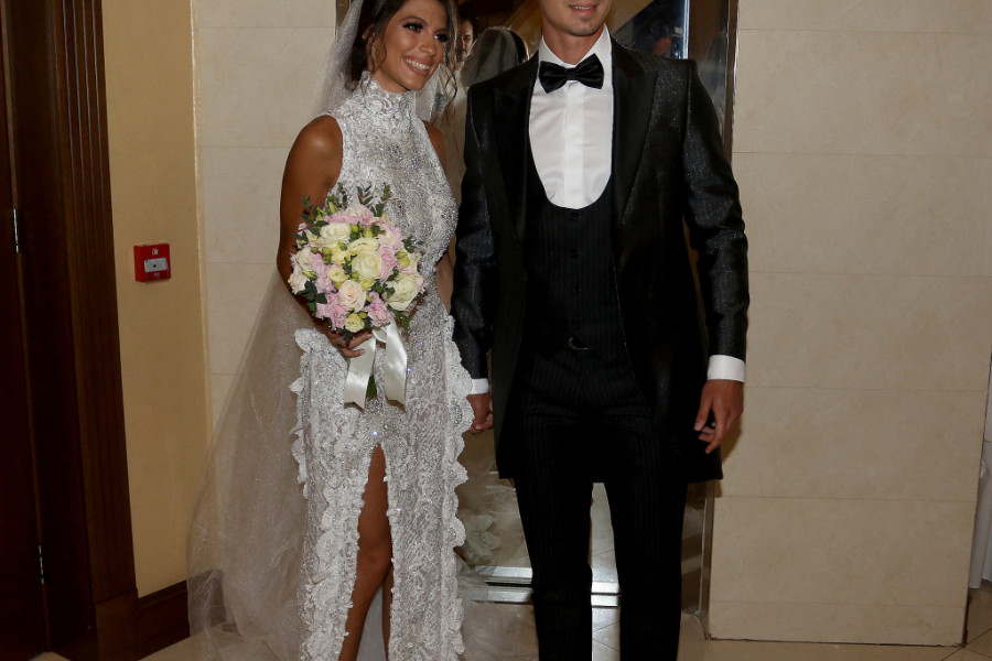 Udala se lepa Tijana a na njenom venčanju Kaća Grujić se KONAČNO pojavila SA DEČKOM kog je do sad uspešno krila! (foto)
