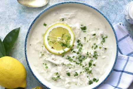 Grčka supa koja se ne kuva: Predjelo za kojim je svet poludeo! (recept)