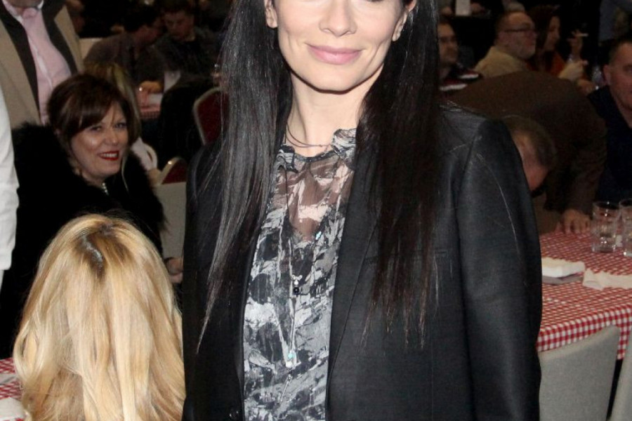 Kad vidite sa kime se poznata voditeljka pojavila na Fashion Weeku, RASTOPIĆETE SE: U NJIH DVE SVI SU GLEDALI BEZ REČI! (foto) Kad vidite sa kime se poznata voditeljka pojavila na Fashion Weeku, RASTOPIĆETE SE: U NJIH DVE SVI SU GLEDALI BEZ REČI! (foto)