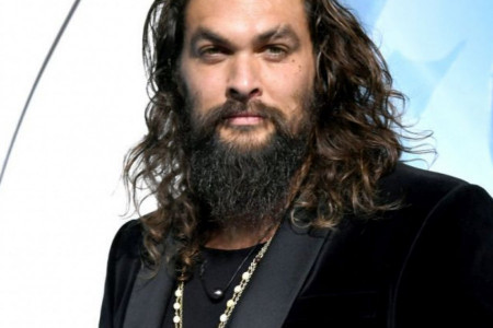 Džejson Momoa - Njegova boja je roze i savršeno mu stoji (foto)