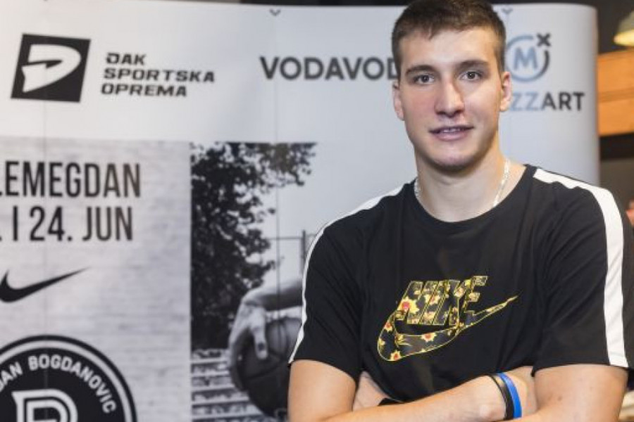 Lepa sportistkinja u njegovom zagrljaju: Bogdan Bogdanović smuvao ćerku kolege? Lepa sportistkinja u njegovom zagrljaju: Bogdan Bogdanović smuvao ćerku kolege?