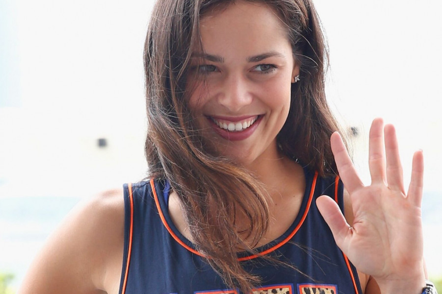 Ana Ivanović u holivudskom izdanju: Crveni tepih žudi za ovakvom modnom kombinacijom (VIDEO) Ana Ivanović u holivudskom izdanju: Crveni tepih žudi za ovakvom modnom kombinacijom (VIDEO)