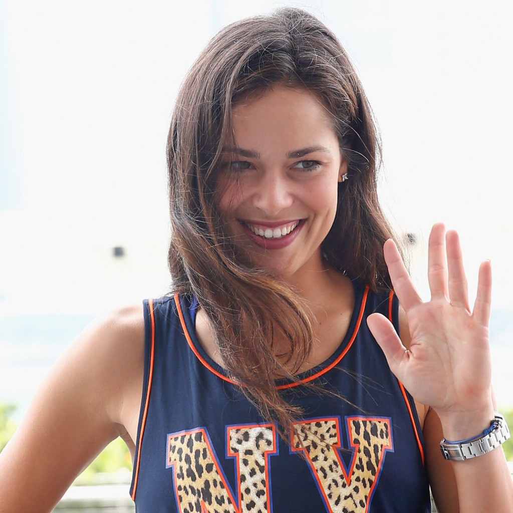 Ana Ivanović u holivudskom izdanju: Crveni tepih žudi za ovakvom modnom kombinacijom (VIDEO) Ana Ivanović u holivudskom izdanju: Crveni tepih žudi za ovakvom modnom kombinacijom (VIDEO)