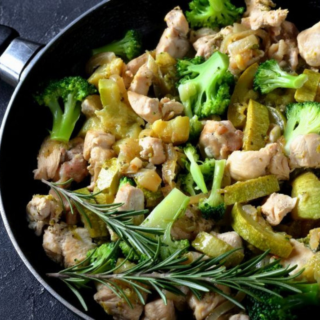 Brzi a zdravi obroci: Laka i kratka priprema, a sve nutritivne vrednosti ostaju Brzi a zdravi obroci: Laka i kratka priprema, a sve nutritivne vrednosti ostaju