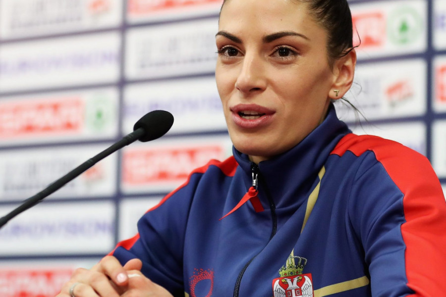 Verila se Ivana Španović!