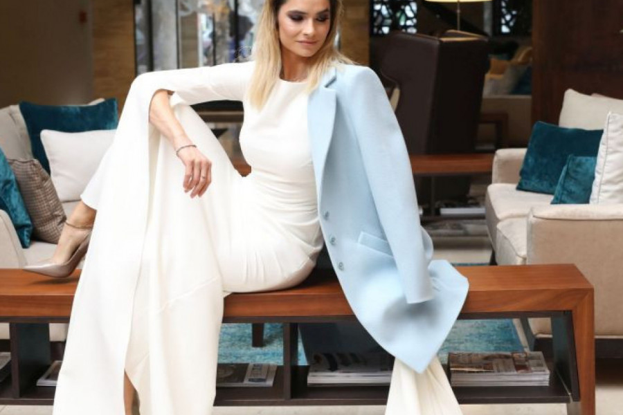Nakon spekulacija o razvodu, glumica Marija Karan otkrila lepu vest (FOTO) Nakon spekulacija o razvodu, glumica Marija Karan otkrila lepu vest (FOTO)