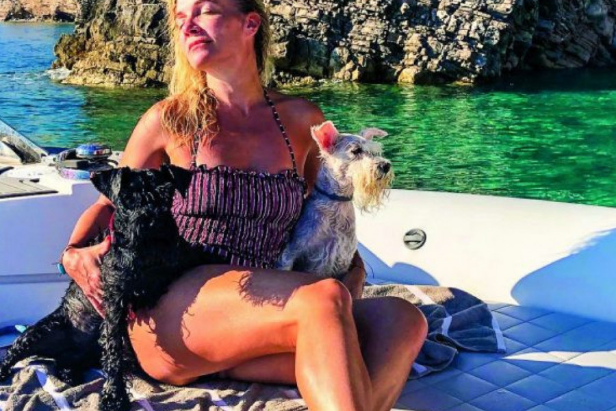 Novinarka Tanja Rađenović: Kupamo se na izolovanim plažama, uz puno smeha i ljubavi Novinarka Tanja Rađenović: Kupamo se na izolovanim plažama, uz puno smeha i ljubavi