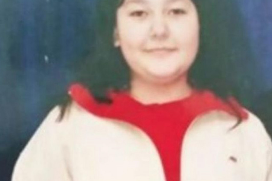 Pevačica moćnog glasa i fatalnog stasa neprepoznatljiva na fotografiji iz detinjstva Pevačica moćnog glasa i fatalnog stasa neprepoznatljiva na fotografiji iz detinjstva