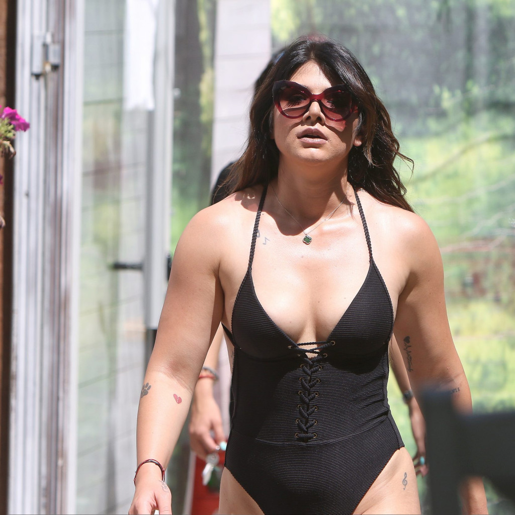 Hrvatska Selena Gomez odmara na Mikonosu: Vraćam se jača nego ikad! Hrvatska Selena Gomez odmara na Mikonosu: Vraćam se jača nego ikad!