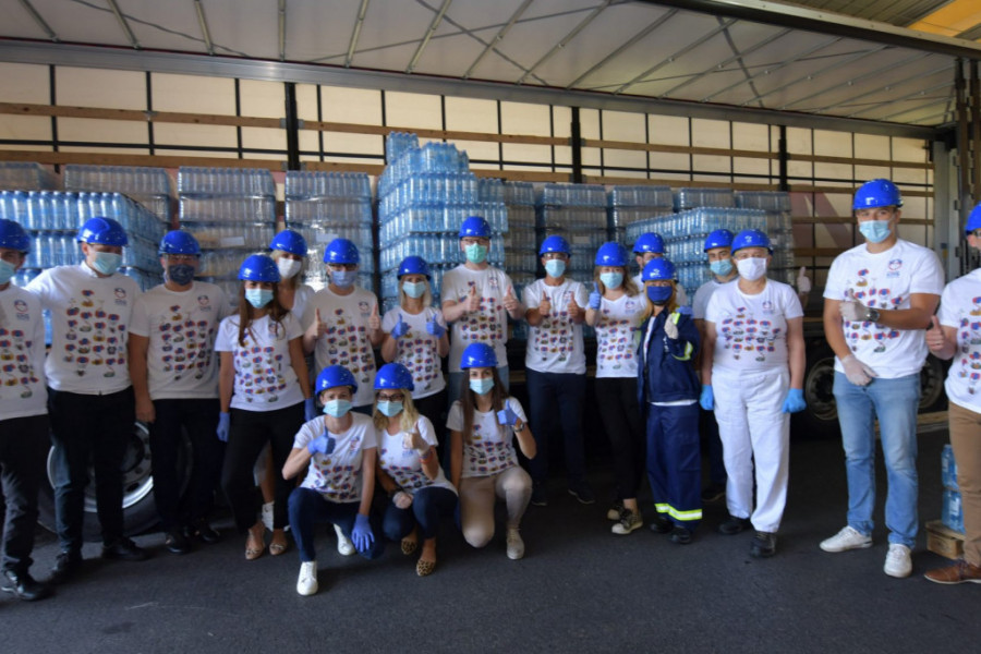 Kompanija NIS donirala 20.000 litara „Jazak“ vode bolnicama u Beogradu i Zrenjaninu