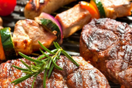 Gastro avantura: Sočni zalogaji ovih specijaliteta probudiće vam sva čula!