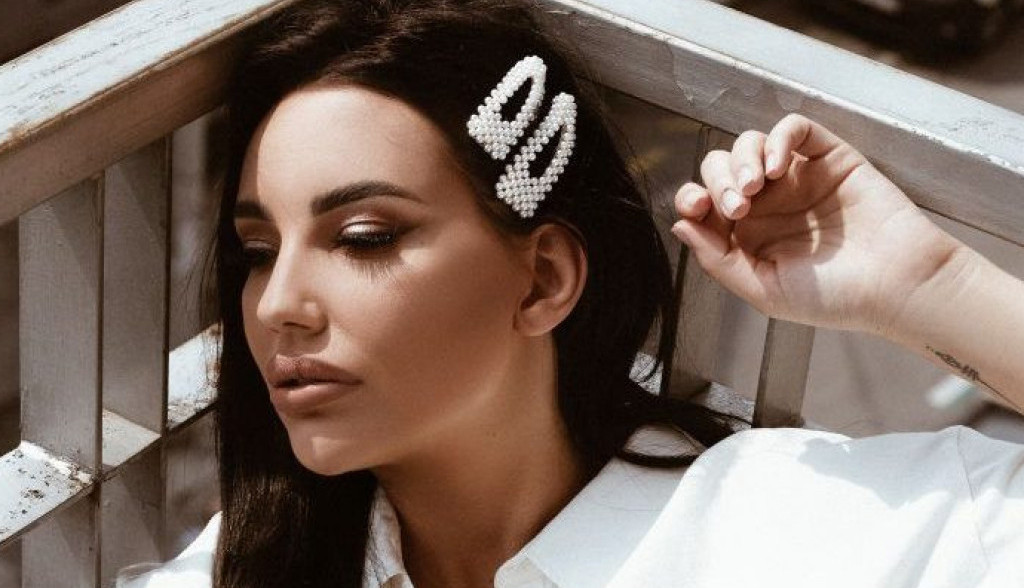 Zgodna Kaća Grujić uživa na jahti, a gde je novi dečko? (foto) Zgodna Kaća Grujić uživa na jahti, a gde je novi dečko? (foto)