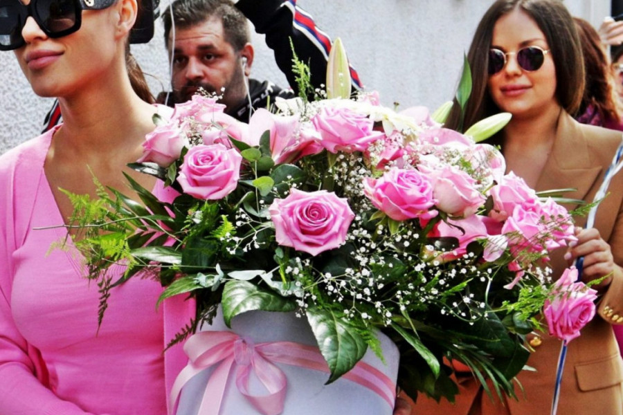 Sestre Rodić su najpopularnije u Srbiji, grme kad su zajedno! (foto) Sestre Rodić su najpopularnije u Srbiji, grme kad su zajedno! (foto)