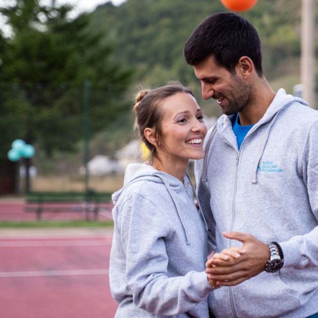 Jelena i Nole potpuno će vas razgaliti: Čestitka za rođendan zbog koje gore društvene mreže! Jelena i Nole potpuno će vas razgaliti: Čestitka za rođendan zbog koje gore društvene mreže!