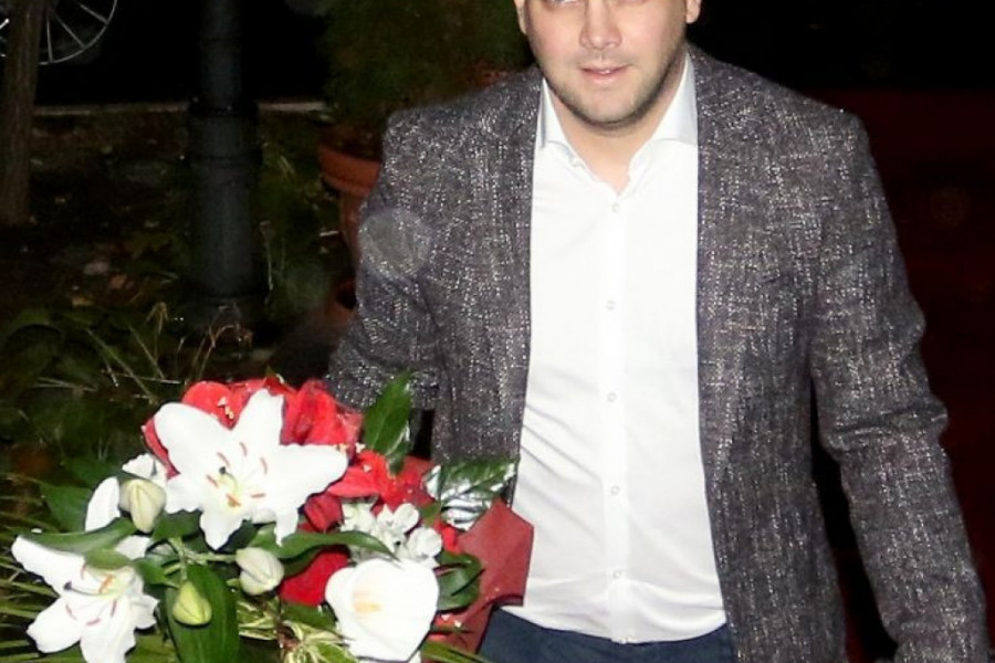 Glamurozna proslava: Na rođendanu Šabanovog sina jedna pevačica privukla najviše pažnje (foto) Glamurozna proslava: Na rođendanu Šabanovog sina jedna pevačica privukla najviše pažnje (foto)