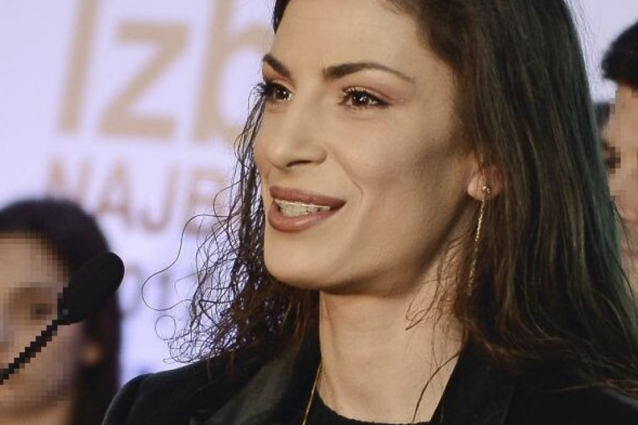 Ljubav jača i od uragana! Ivana Španović u zagrljaju zgodnog dečka (foto) Ljubav jača i od uragana! Ivana Španović u zagrljaju zgodnog dečka (foto)