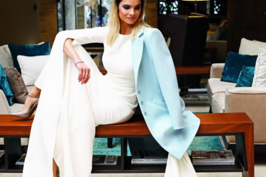 Na ovoj haljini pozavidela bi joj i Paris Hilton: Stil Marije Karan raspametio (foto)