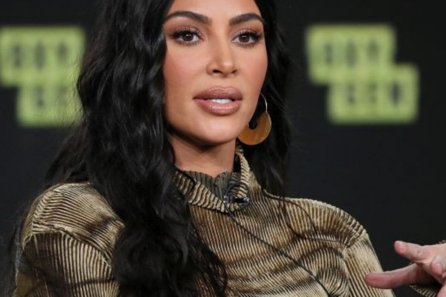 Od novog trenda topi se asfalt! Kim Kardašijan u vrućim pantalonicama