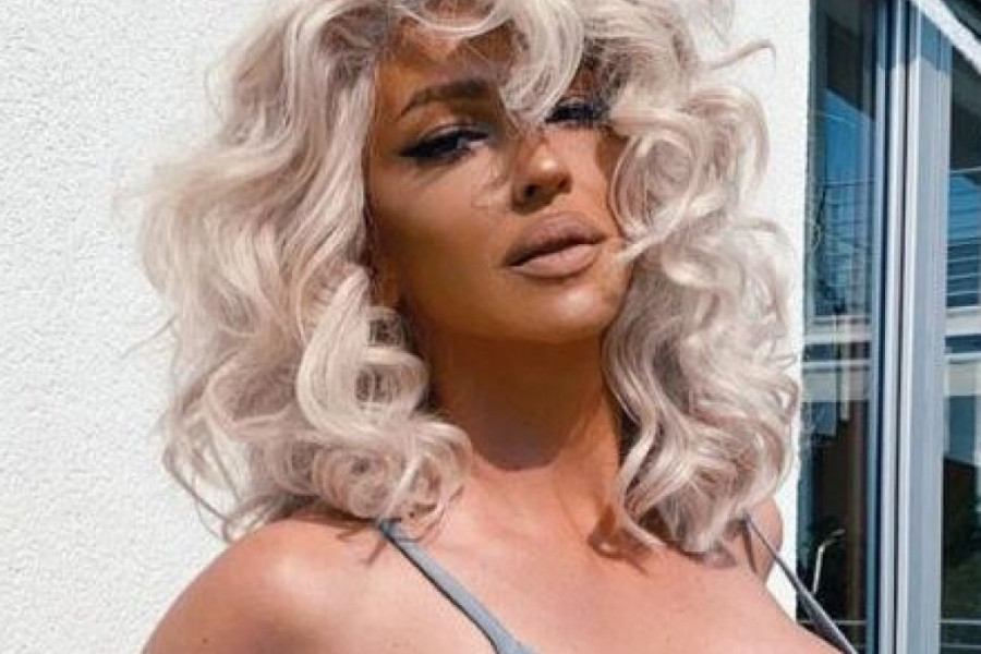 Poput milion dolara! Jelena Karleuša u nikad viđenoj kreaciji (foto) Poput milion dolara! Jelena Karleuša u nikad viđenoj kreaciji (foto)