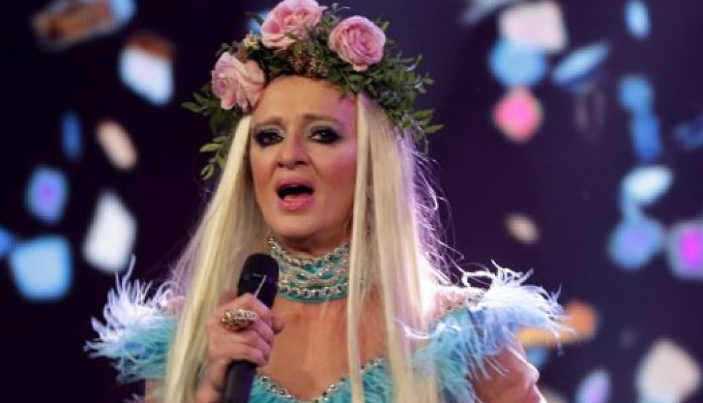 Pop pevačica Bebi Dol prelazi u narodnjake? Pop pevačica Bebi Dol prelazi u narodnjake?