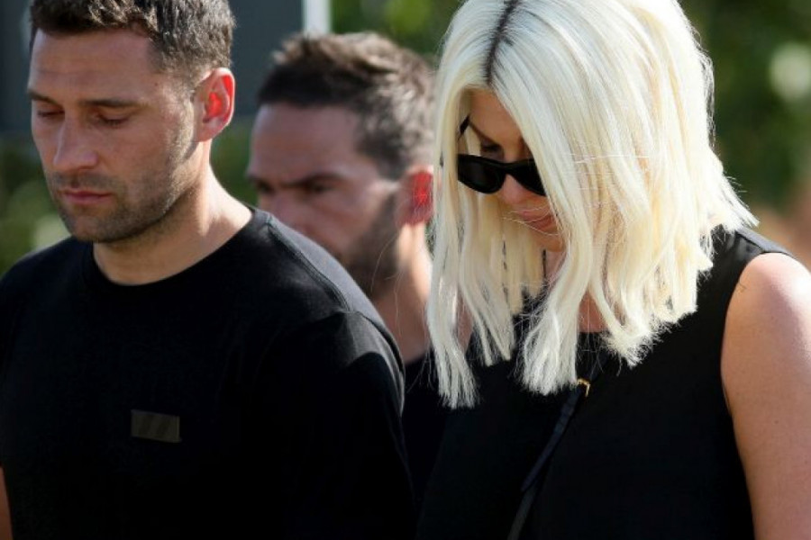 Jelena Karleuša godinu dana bez majke: Rane na duši jednako bole kao i prvog dana! Jelena Karleuša godinu dana bez majke: Rane na duši jednako bole kao i prvog dana!