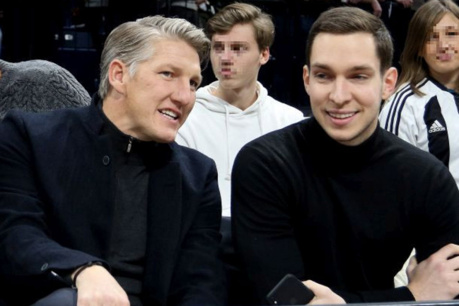 Kada supruge "bebisituju": Bastijan Švajnštajger i Miloš Ivanović ovako uživaju u muškoj večeri (foto)