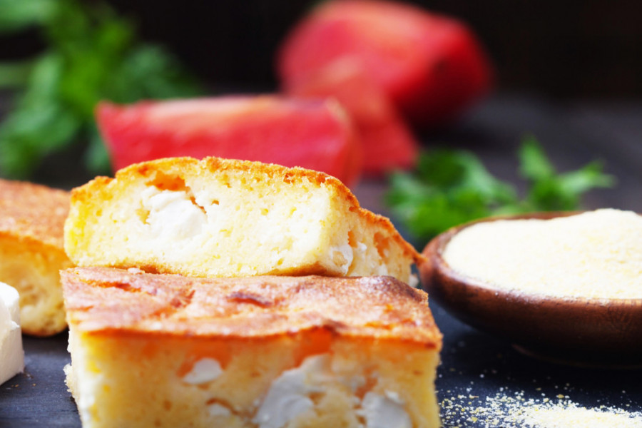 Kranjska pogača sa sirom i paprikom: Sočno praznično pecivo za desetku!