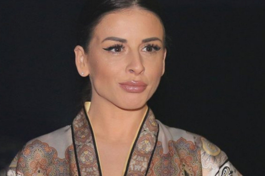 Oglasila se trudna Ana Sević: Trebalo je da budem u belom, ali su mi se poremetili planovi Oglasila se trudna Ana Sević: Trebalo je da budem u belom, ali su mi se poremetili planovi