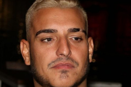 Poznat kao veseljak, ali ovako nikada nije slavio rođendan: Darko Lazić napunio 29 godina (video) Poznat kao veseljak, ali ovako nikada nije slavio rođendan: Darko Lazić napunio 29 godina (video)