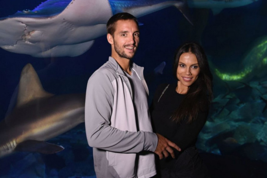 Kao sestre: Upoznajte prelepu majku Aleksandre Troicki (FOTO) Kao sestre: Upoznajte prelepu majku Aleksandre Troicki (FOTO)