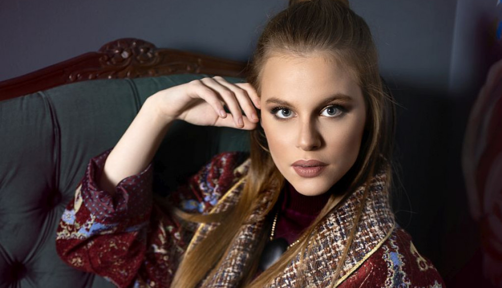 Jovana Milovanović za " Story": U ljubavi ne pristajem na malo Jovana Milovanović za " Story": U ljubavi ne pristajem na malo