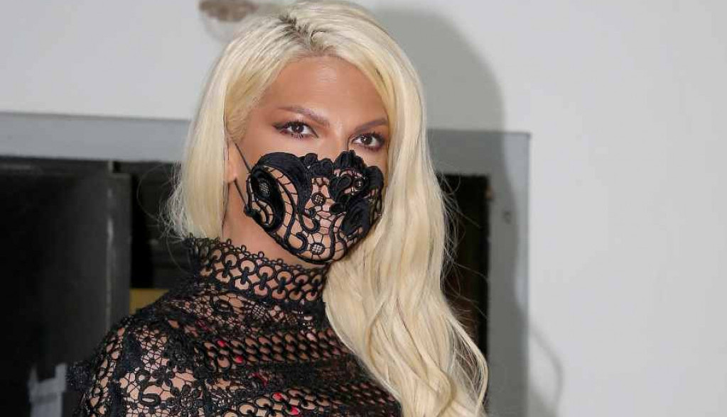 Instagram se usijao od komentara: Jelena Karleuša u karantinu?! Instagram se usijao od komentara: Jelena Karleuša u karantinu?!