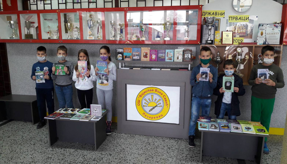 Tradicionalna praznična donacija Telekoma Srbija: Telekom Srbija obogatio školske biblioteke širom zemlje Tradicionalna praznična donacija Telekoma Srbija: Telekom Srbija obogatio školske biblioteke širom zemlje