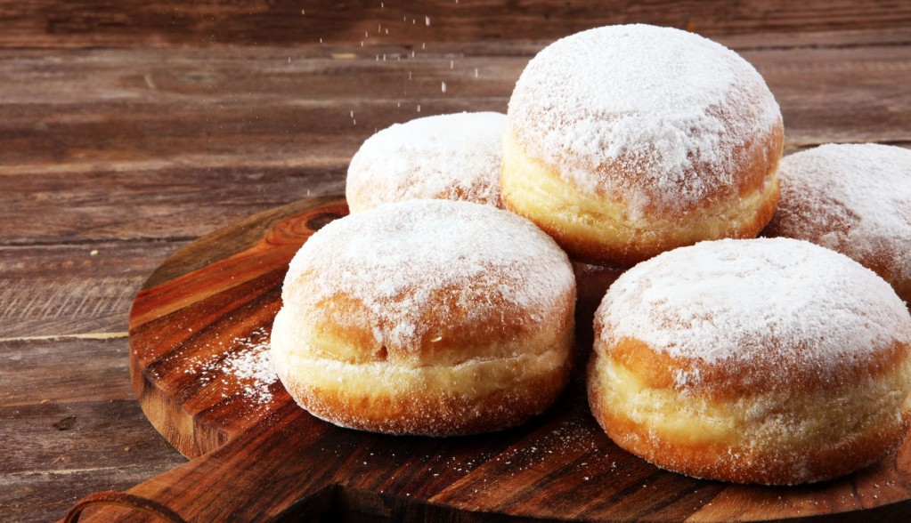 Ukusne krofne koje ne upijaju ulje, napravite ih danas za sreću i blagostanje! Ukusne krofne koje ne upijaju ulje, napravite ih danas za sreću i blagostanje!