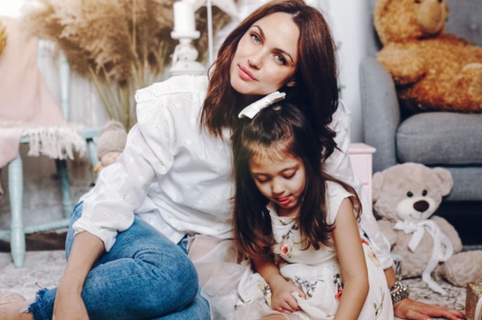 U vreme Instagrama ništa se ne može sakriti! Ćerka Bojane Barović pokazala šta misli o svojoj majci! (FOTO) U vreme Instagrama ništa se ne može sakriti! Ćerka Bojane Barović pokazala šta misli o svojoj majci! (FOTO)