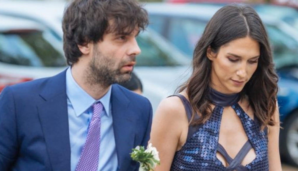 Miloš Teodosić Jelisaveti sprema spektakularno iznenađenje vredno milion evra: Glumica će biti oduševljena (FOTO) Miloš Teodosić Jelisaveti sprema spektakularno iznenađenje vredno milion evra: Glumica će biti oduševljena (FOTO)