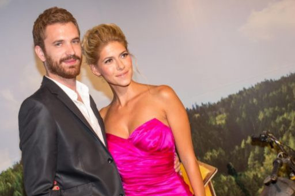 Teško mi je, nismo mogli više… Jelena Perčin rekla KRAJ, brak sa Momčilom Otaševićem ne može da se spasi Teško mi je, nismo mogli više… Jelena Perčin rekla KRAJ, brak sa Momčilom Otaševićem ne može da se spasi