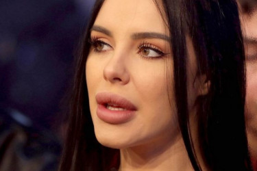 Dugo je nismo videli, a onda se pojavila OVAKVA: Bogdana Ražnatović je tema dana, a evo i zašto! (FOTO) Dugo je nismo videli, a onda se pojavila OVAKVA: Bogdana Ražnatović je tema dana, a evo i zašto! (FOTO)
