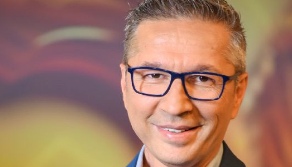Bila je uz njega u najtežim životnim trenucima: Ovo je supruga Dejana Pantelića koju skoro nikada nemate prilike da vidite (FOTO) Bila je uz njega u najtežim životnim trenucima: Ovo je supruga Dejana Pantelića koju skoro nikada nemate prilike da vidite (FOTO)