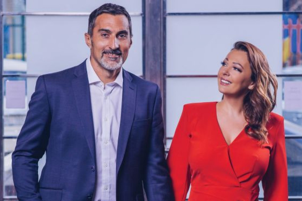 Venčanica kao iz modnog magazina, a mladoženja u belom odelu! Zavirite na glamurozno venčanje Nenada i Mine Zimonjić (FOTO) Venčanica kao iz modnog magazina, a mladoženja u belom odelu! Zavirite na glamurozno venčanje Nenada i Mine Zimonjić (FOTO)