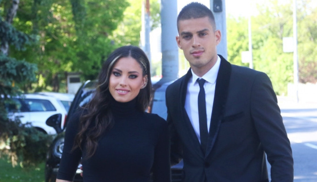 Mirka Vasiljević i Vujadin Savić: Posle 12 godina veze i troje dece, šta je sledeće? Mirka Vasiljević i Vujadin Savić: Posle 12 godina veze i troje dece, šta je sledeće?