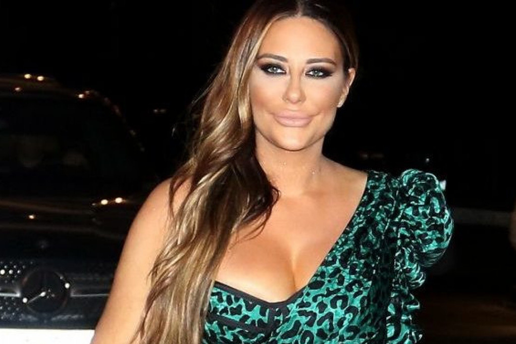 Nova figura Ane Nikolić: Poslušala savet lekara i evo rezultata (foto) Nova figura Ane Nikolić: Poslušala savet lekara i evo rezultata (foto)
