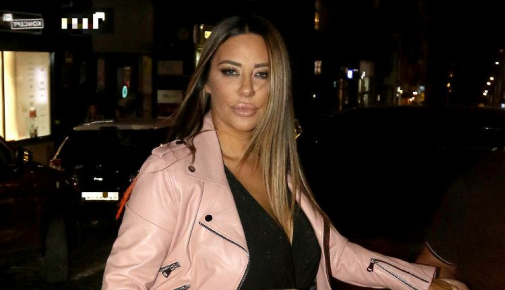Samo za smele i odvažne: Da li biste ponele ekstravagantne čizme Ane Nikolić? (foto) Samo za smele i odvažne: Da li biste ponele ekstravagantne čizme Ane Nikolić? (foto)