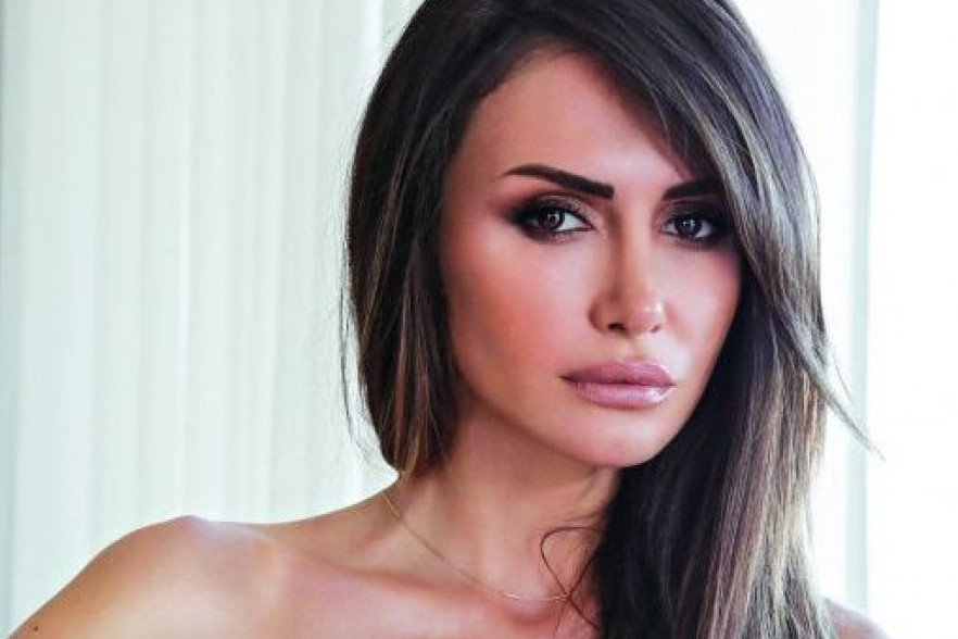 Kao da Emina nije postojala: Bivši muž Emine Jahović uputio novoj devojci šokantnu poruku (FOTO) Kao da Emina nije postojala: Bivši muž Emine Jahović uputio novoj devojci šokantnu poruku (FOTO)